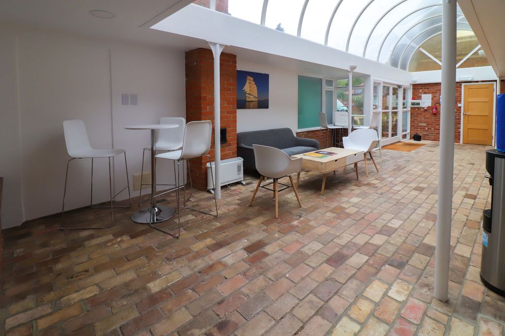 Property photo 2 of 7 Atrium