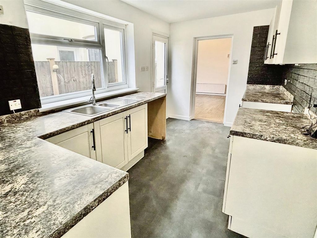 Property photo 2 of 13 Kitchen