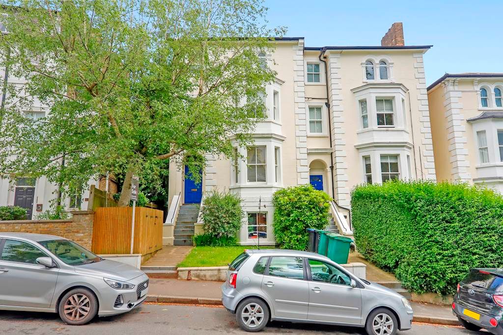 Property photo 1 of 8 15-A027Jhhgll - Flat 7 Westview Court - 45 (1)-Sma