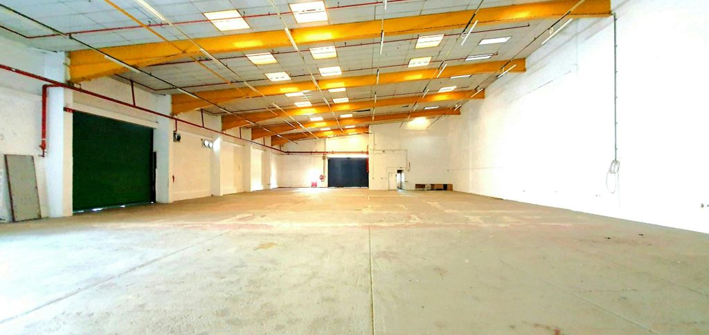 Property photo 2 of 4 Unit 5 - Meridian Trading Estate, Bugsby's Way (3).Jpeg