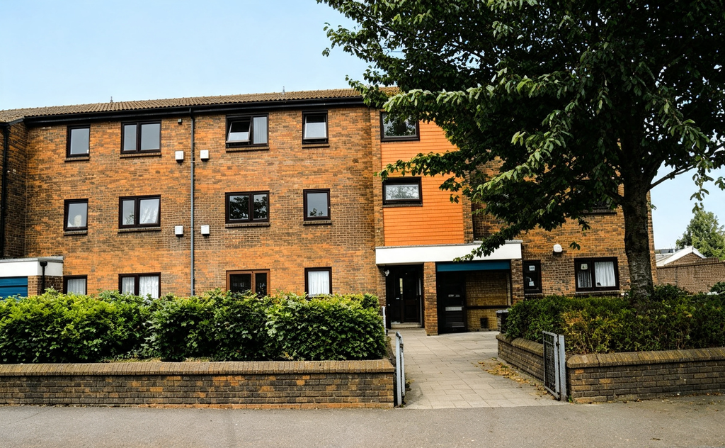 Property photo 1 of 9 Sycamore Close, Canning Town, E16 4Qr