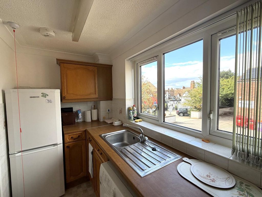 Property photo 3 of 16 Kitchen