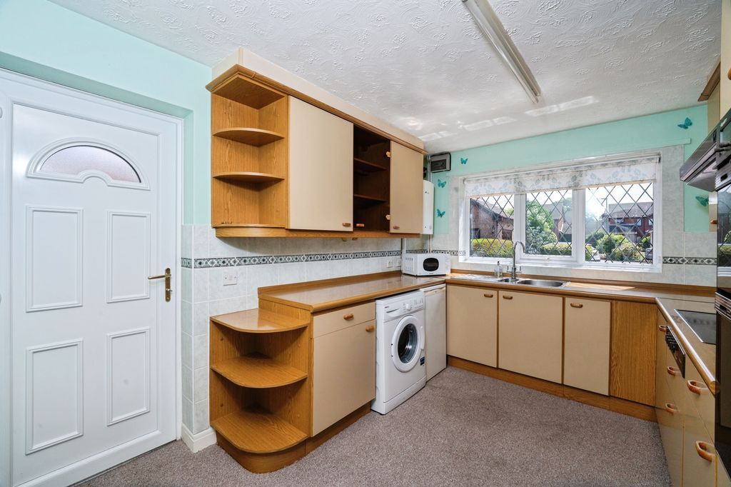 Property photo 3 of 13 Kitchen Pic 2