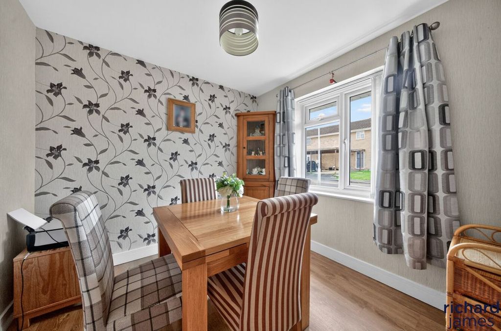 Property photo 3 of 11 8E2Dba681c9040268Fda7d1Ad9E0867A