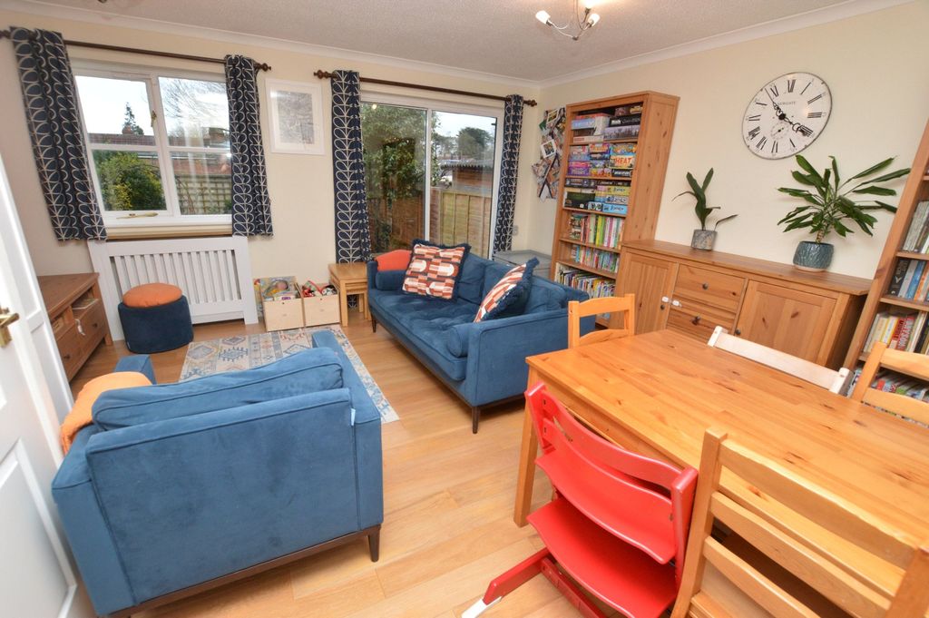 Property photo 3 of 17 Living Room