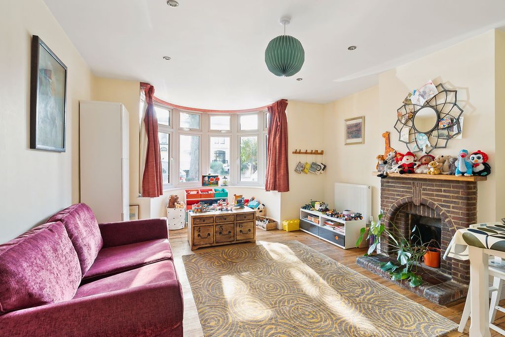 Property photo 3 of 35