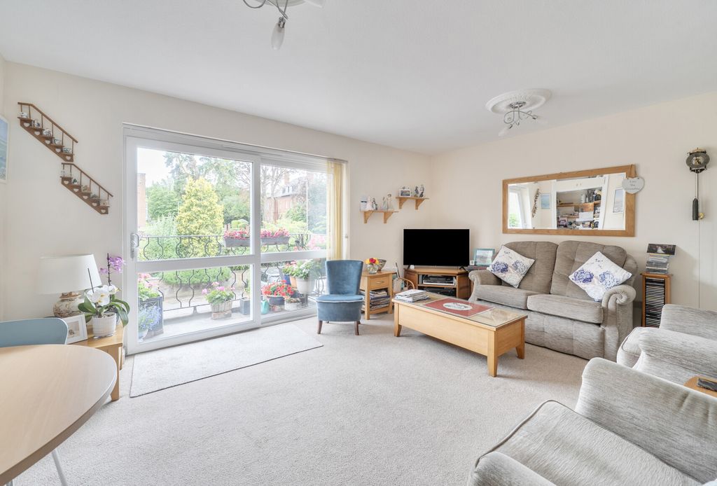 Property photo 3 of 9 1468663-11-6A1d9F...