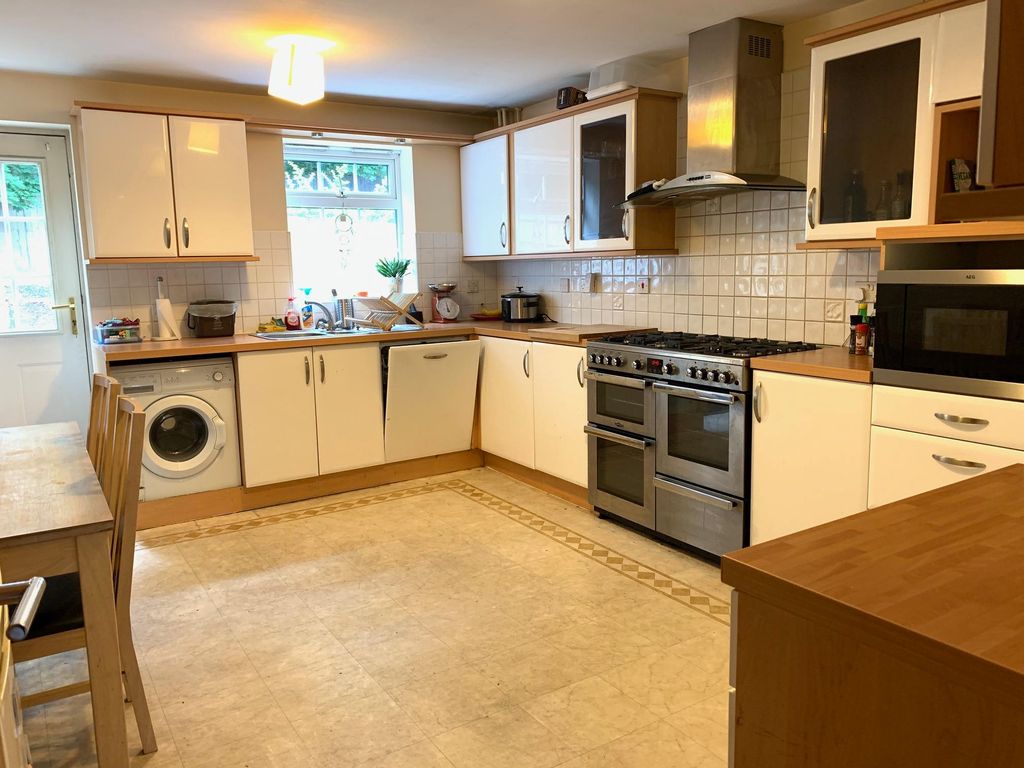Property photo 1 of 14 Image