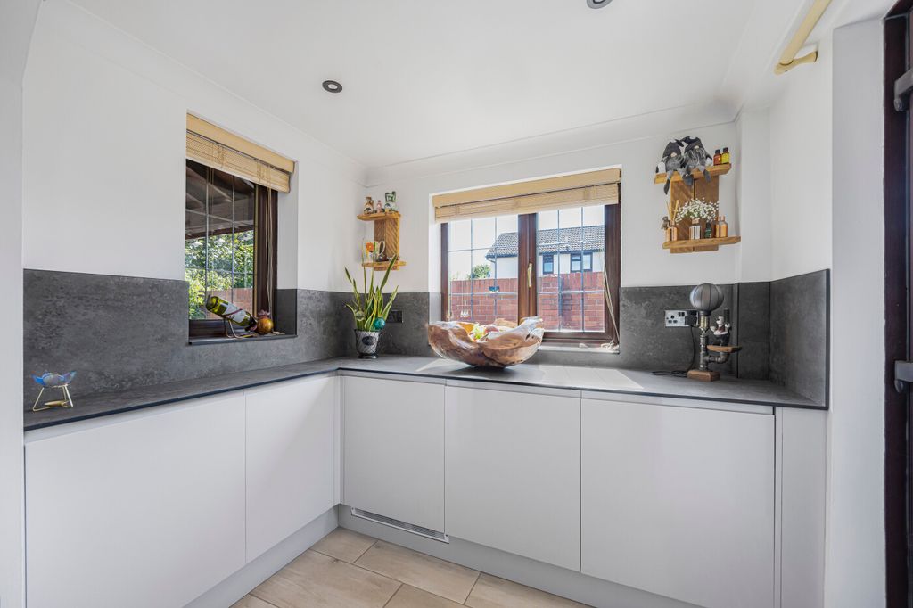 Property photo 3 of 26 25_60556