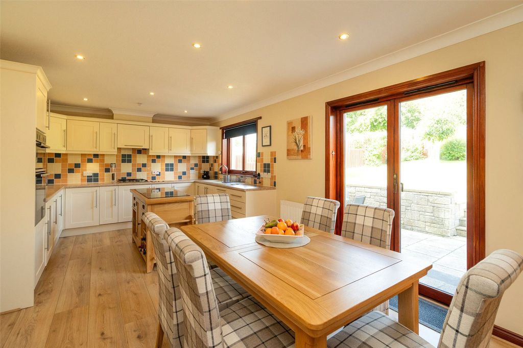Property photo 2 of 54 Dining Kitchen