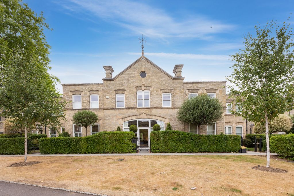 Property photo 2 of 25