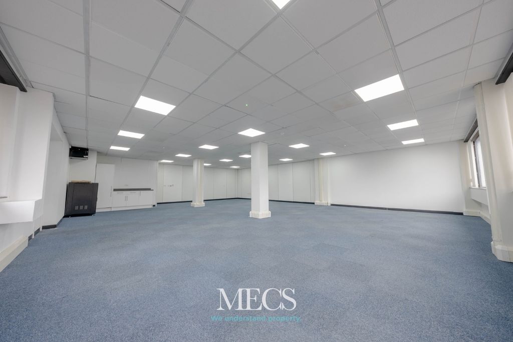 Property photo 2 of 13 4006173