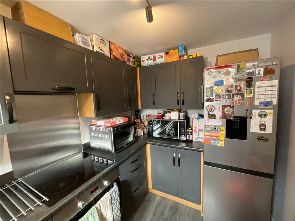 Property photo 2 of 8 Kitchen