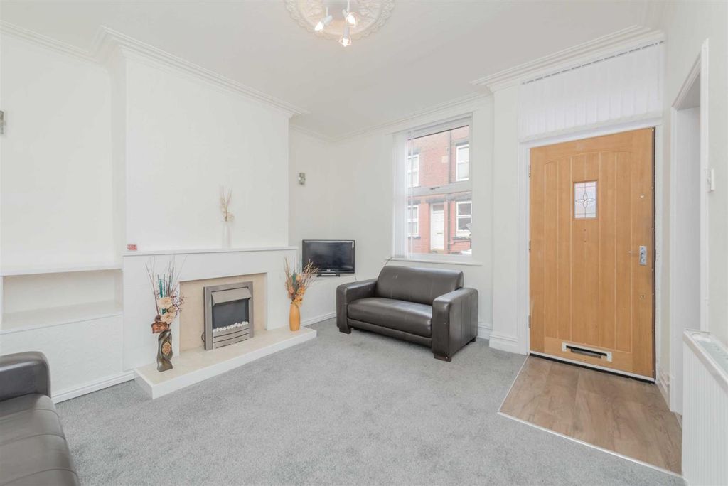 Property photo 2 of 7 Living Room: