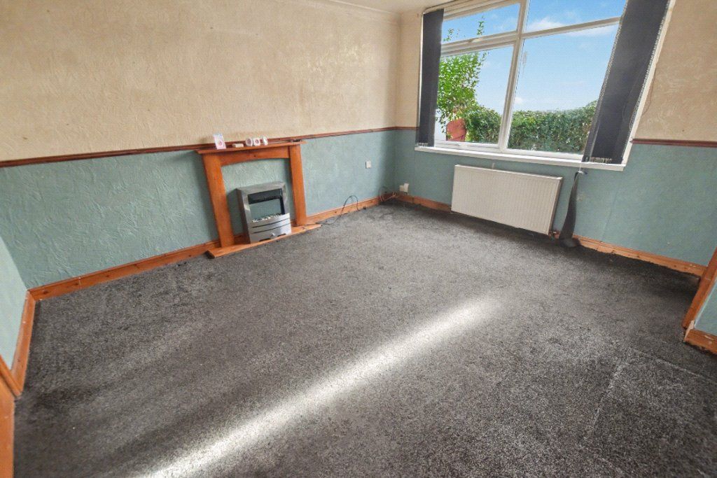 Property photo 2 of 13 Lounge