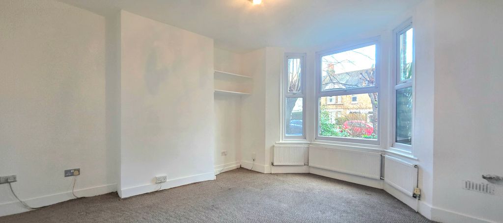 Property photo 2 of 11 2