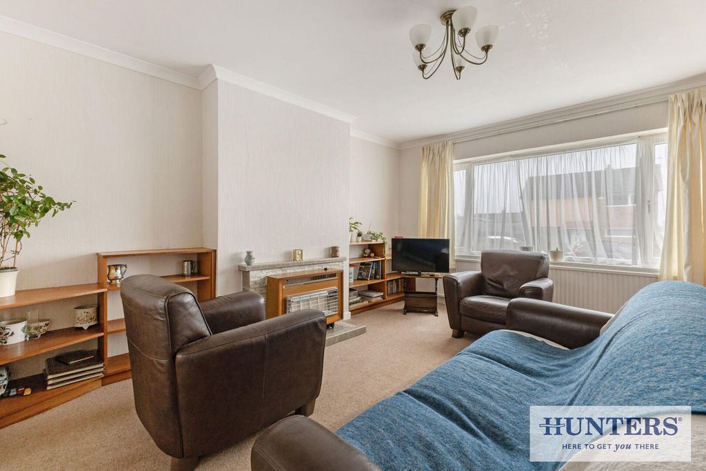 Property photo 3 of 25 Living Room