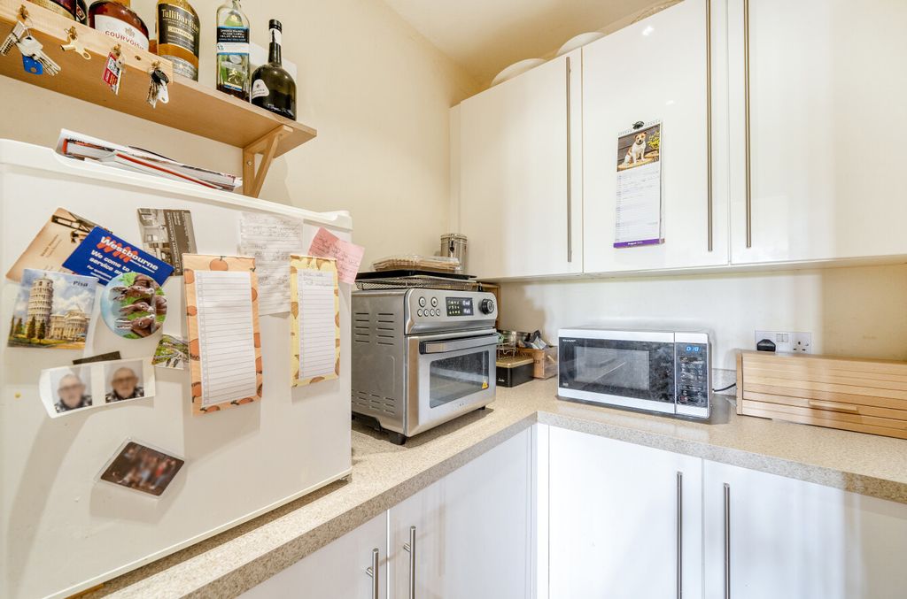 Property photo 2 of 16 1335006-10-68949F...