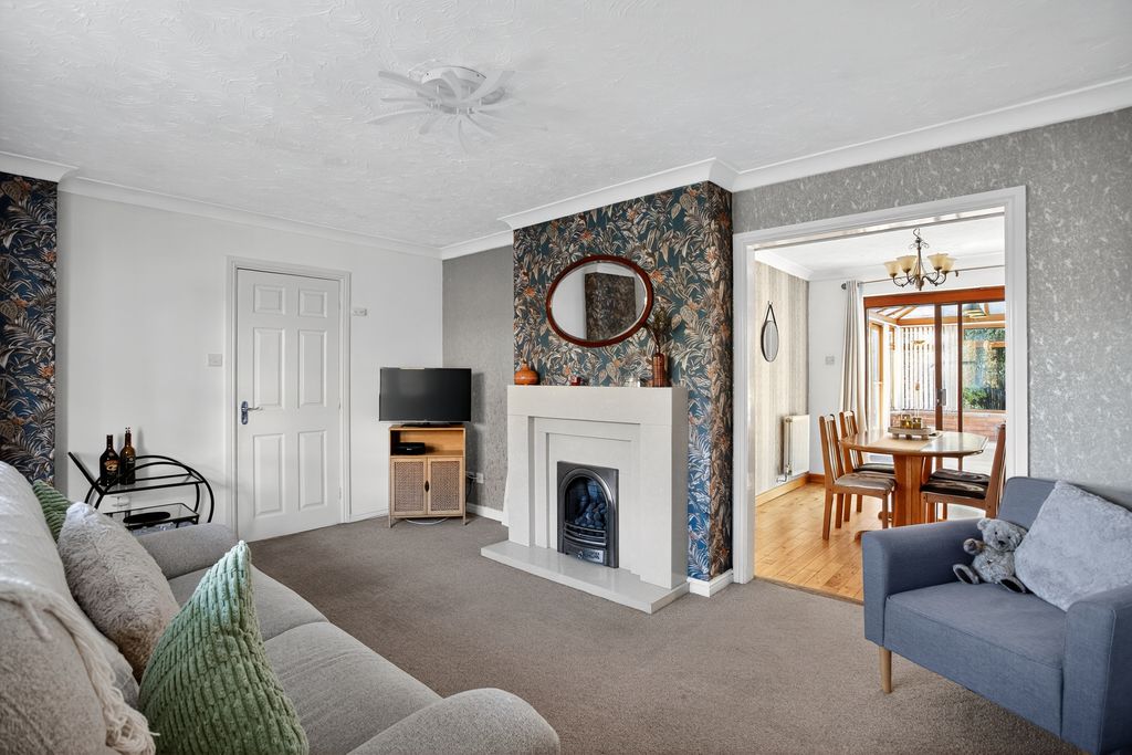 Property photo 2 of 20