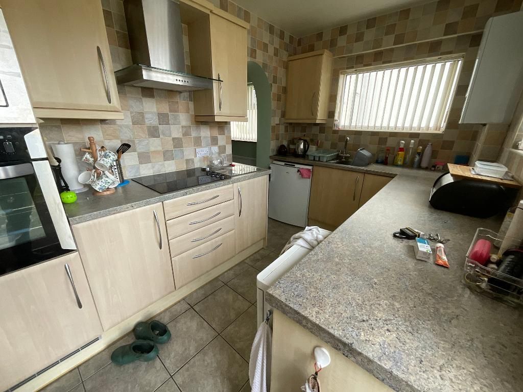 Property photo 3 of 25 Kitchen 11'5 x 7'1