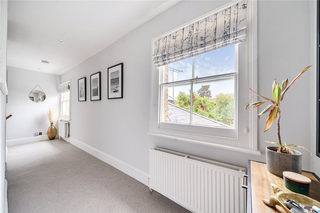 Property photo 3 of 18 Picture No. 11