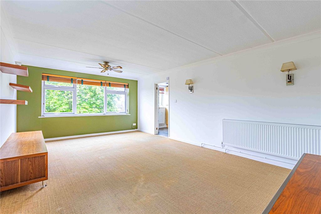 Property photo 2 of 22 Picture No. 15