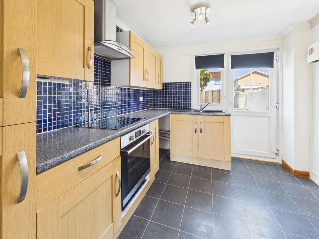 Property photo 3 of 15 Kitchen
