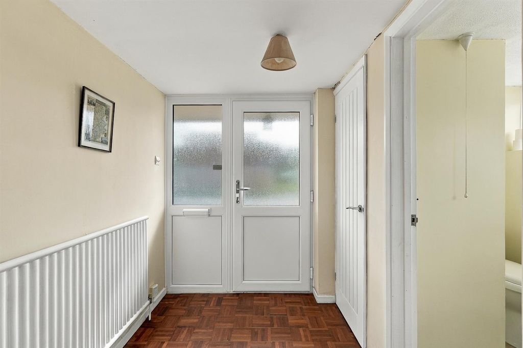 Property photo 3 of 17 Entrance Porch