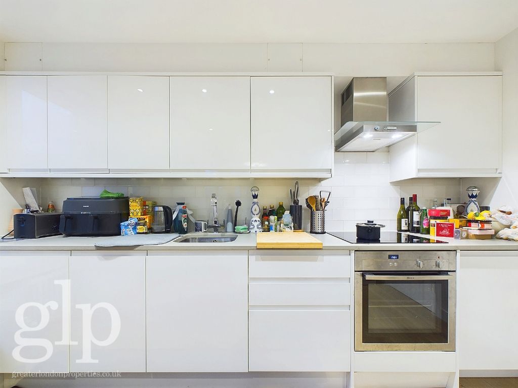 Property photo 3 of 16 965595