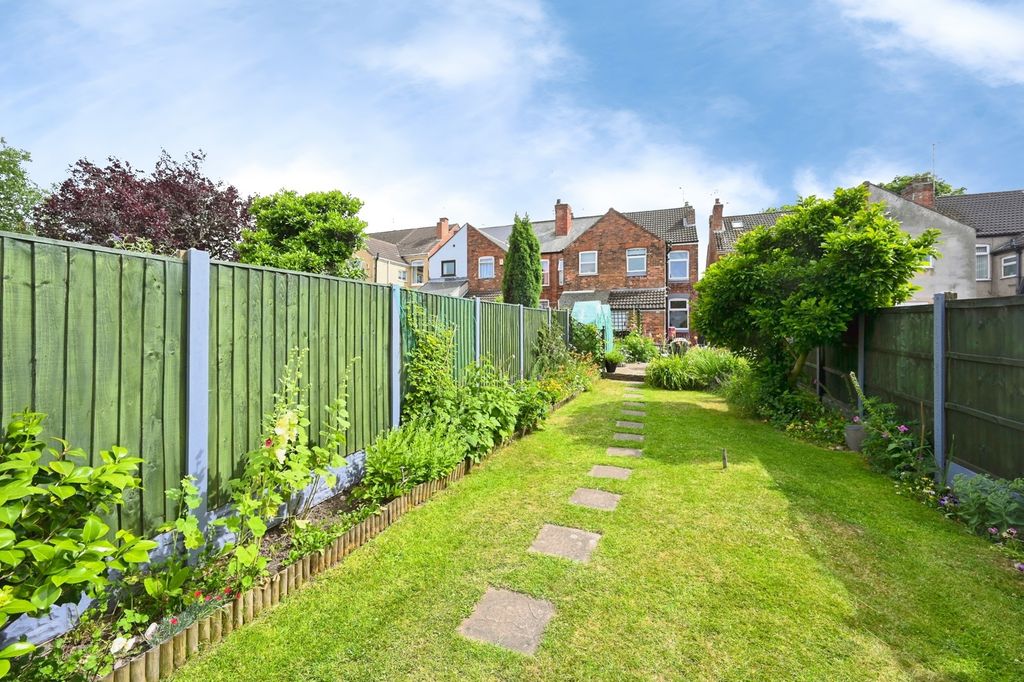 Property photo 2 of 16 Garden