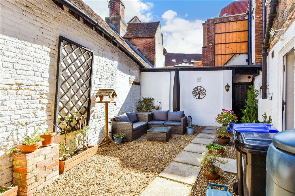 Property photo 1 of 14 Courtyard Gardens