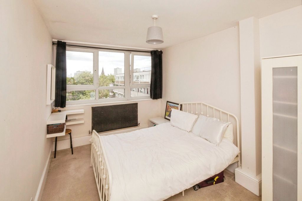 Property photo 3 of 17 Photo