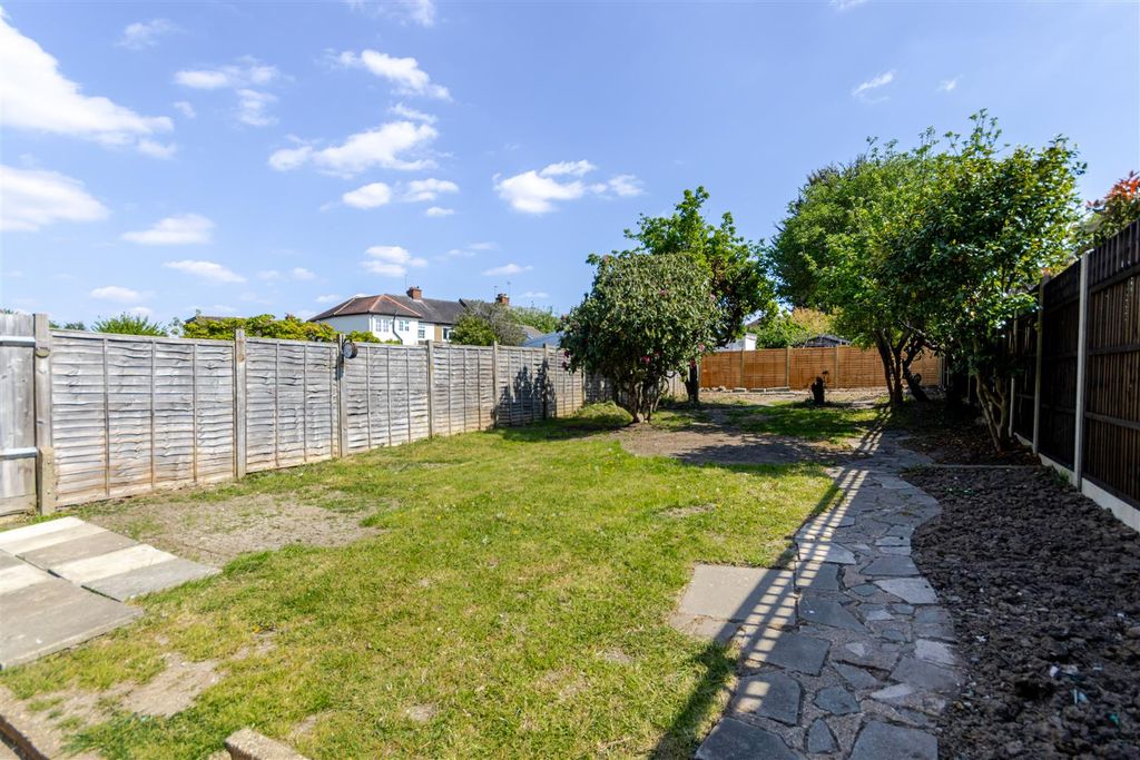 Property photo 2 of 20