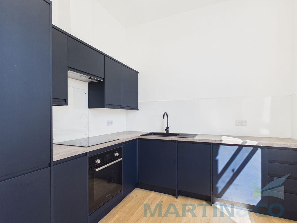 Property photo 3 of 11 Kitchen Pic 1