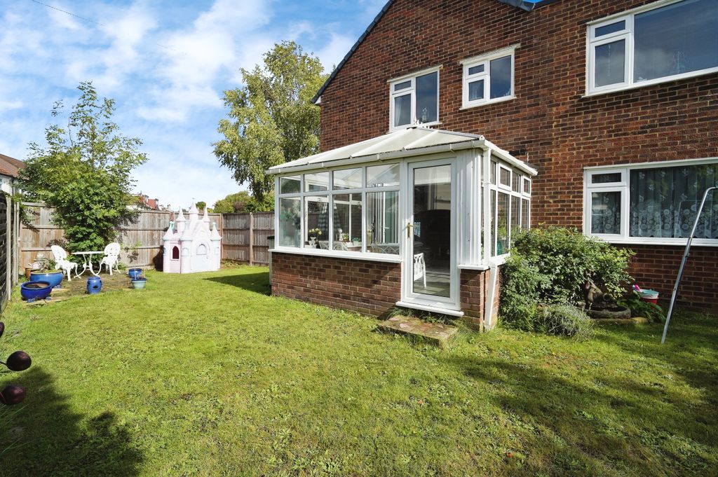 Property photo 3 of 19 Garden