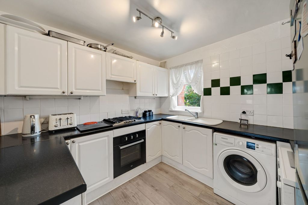 Property photo 3 of 17