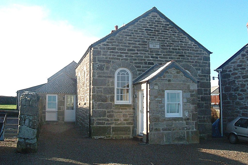 Property photo 2 of 19