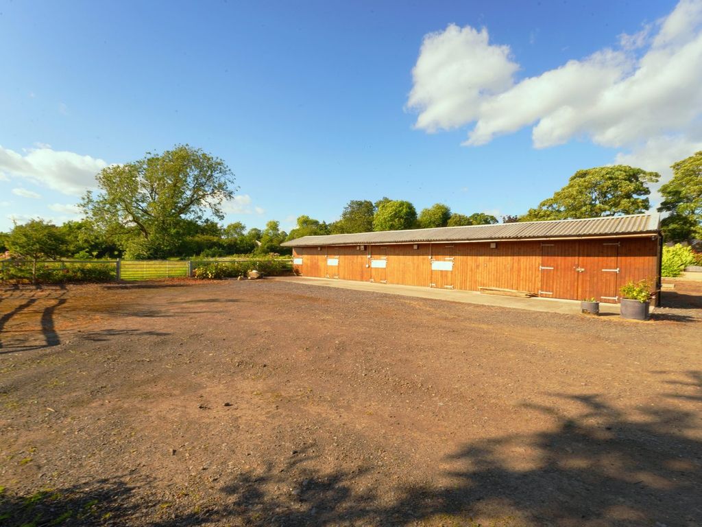 Property photo 2 of 35