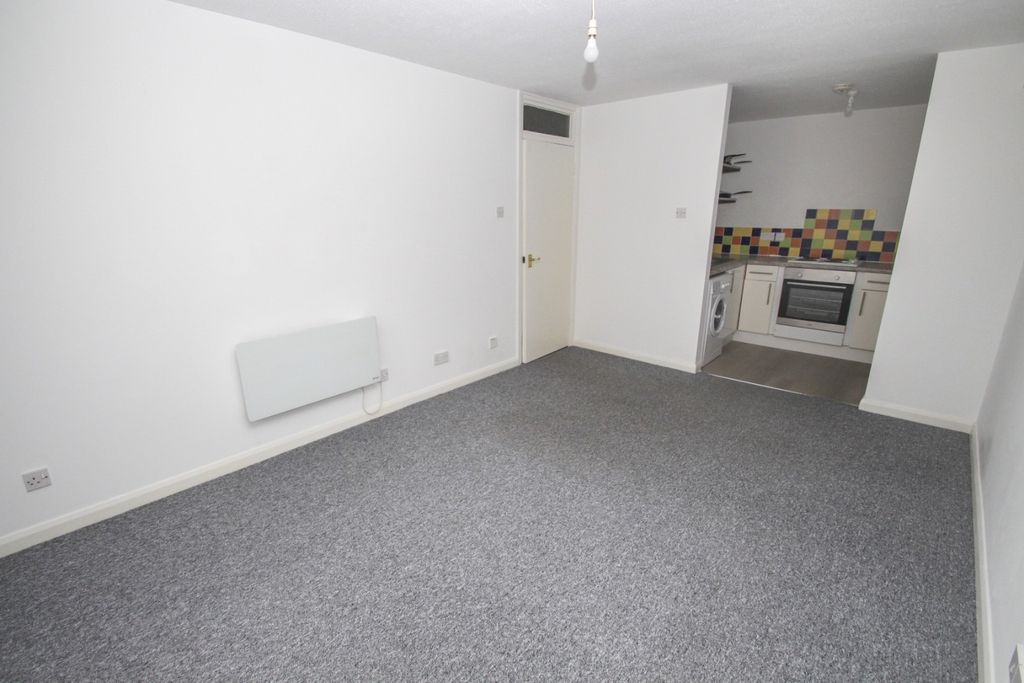 Property photo 3 of 8 5549872