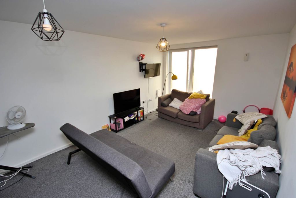 Property photo 3 of 5