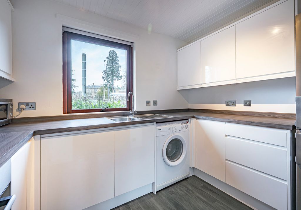 Additional image 10 of 1 bed flat for saleFenwick Place, Giffnock, Glasgow G46