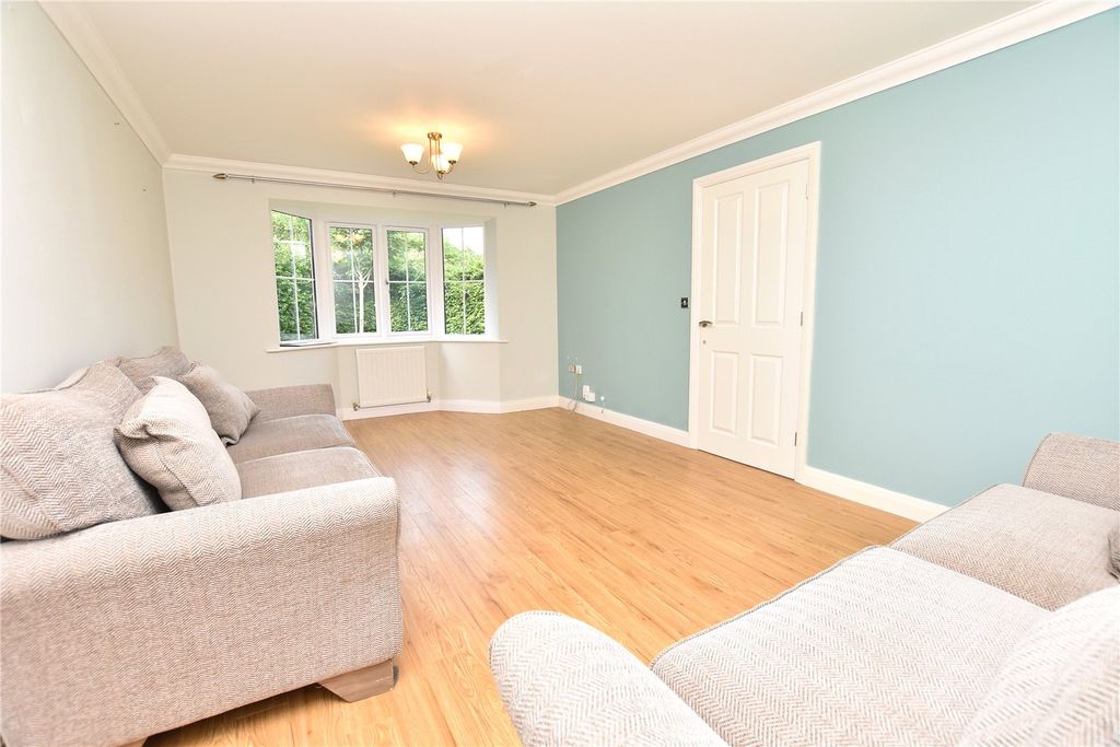 Property photo 2 of 25 Picture No. 37