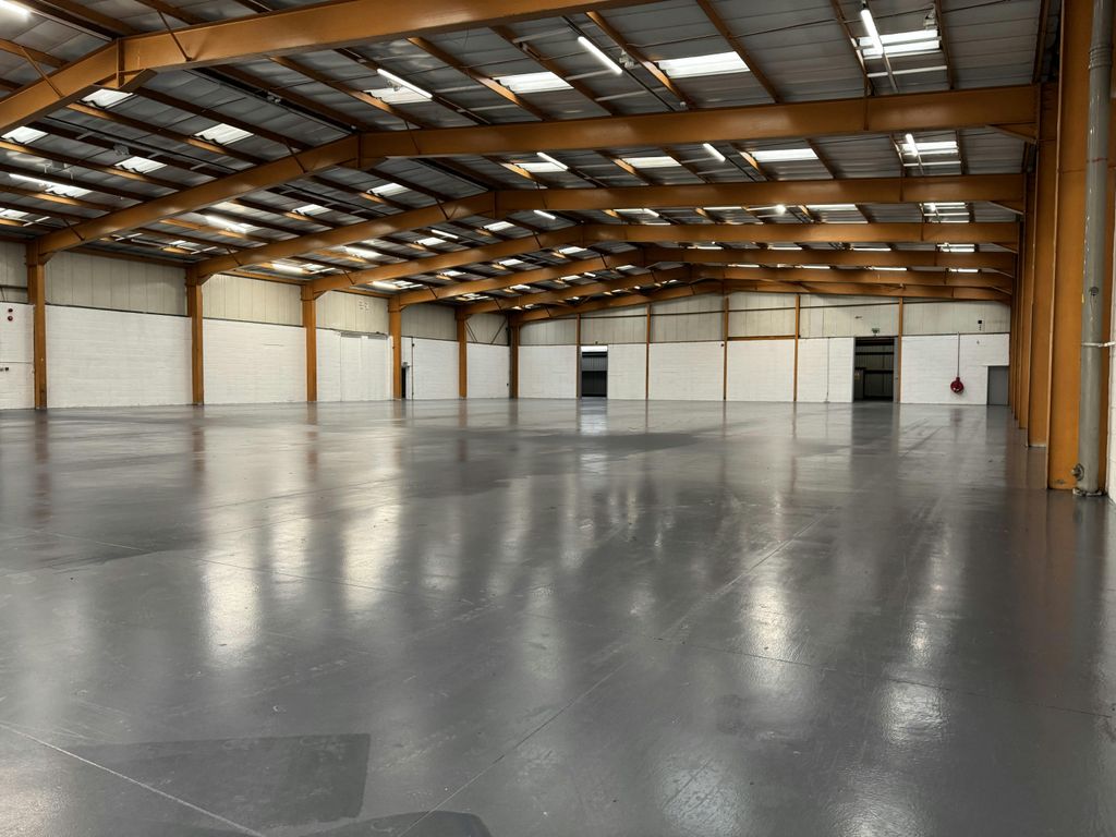 Property photo 3 of 10 Warehouse