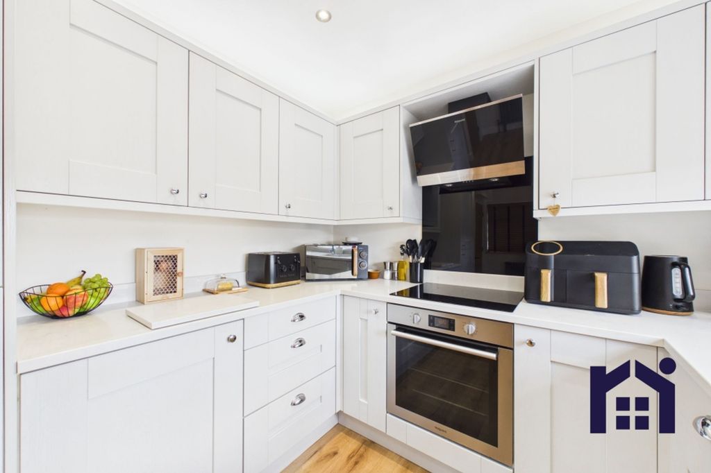 Property photo 2 of 24 Kitchen