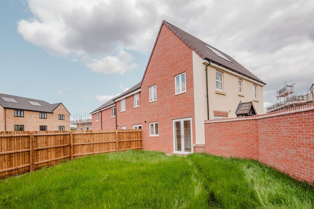 Property photo 2 of 13 P1955385.Jpg