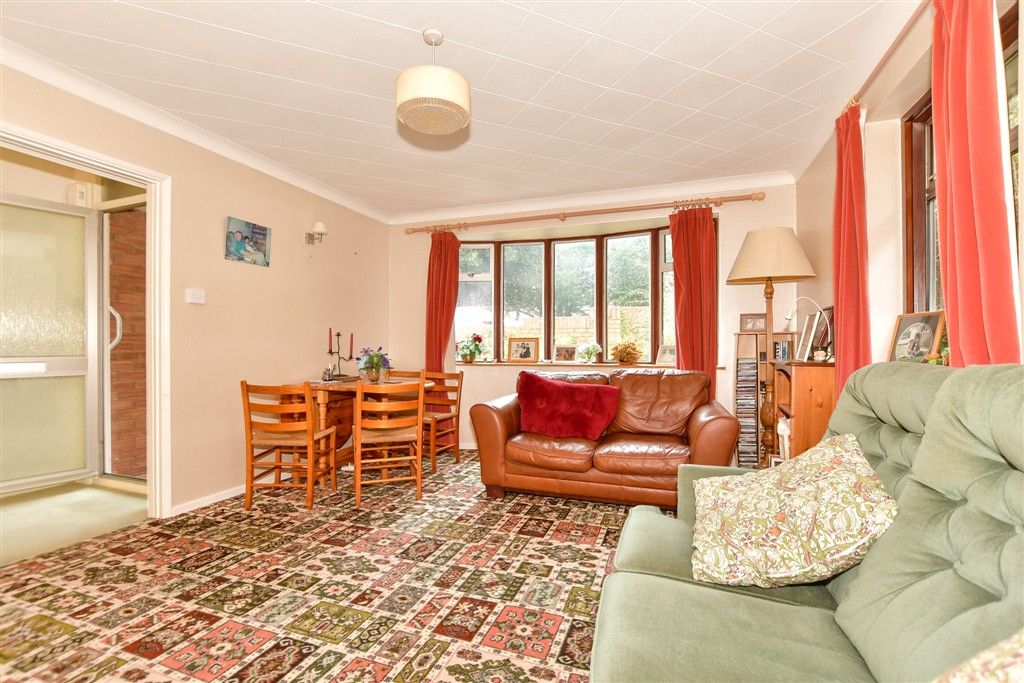 Property photo 2 of 10 Lounge