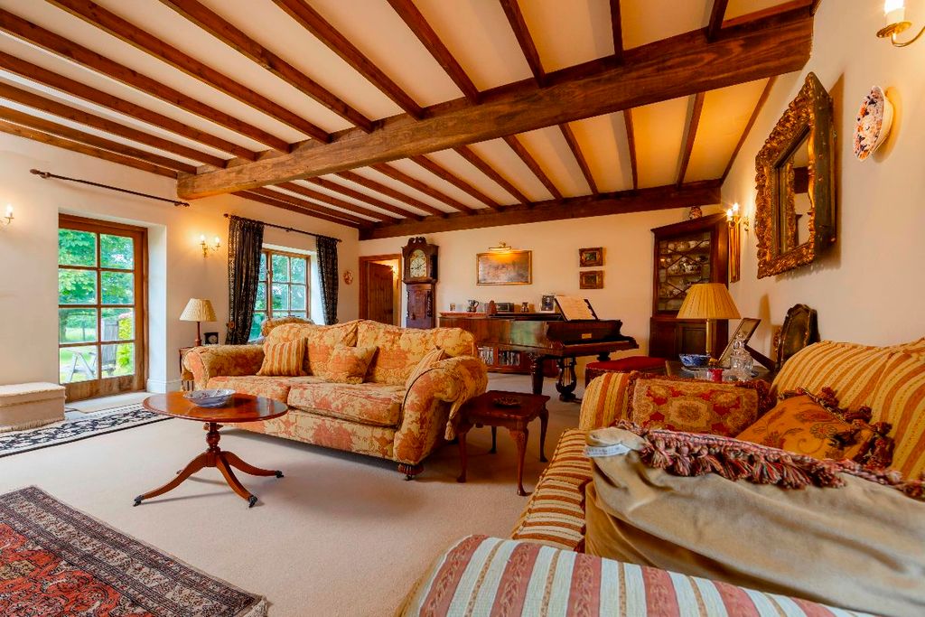 Property photo 2 of 107