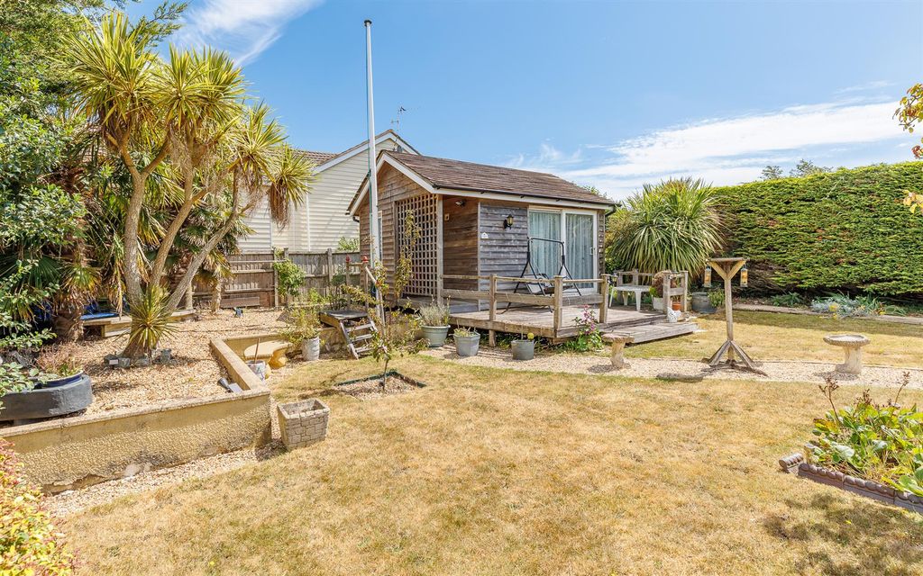 Property photo 3 of 32