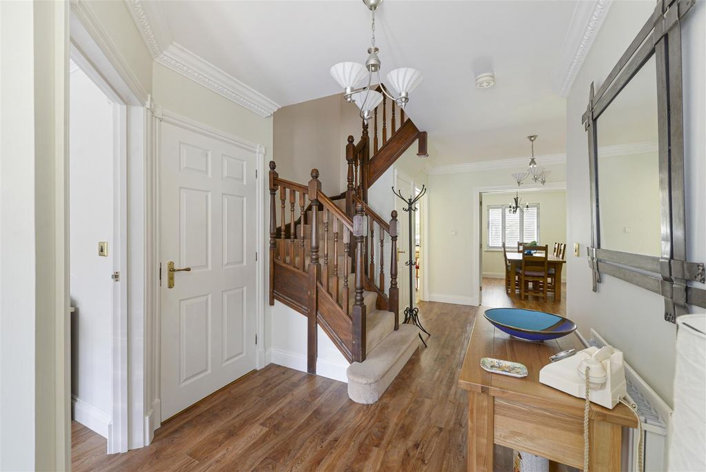 Property photo 2 of 17 33Alfriston02.Jpg