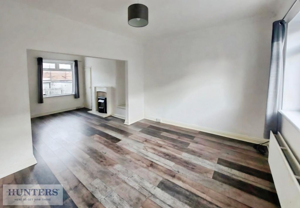 Property photo 2 of 8 Lounge